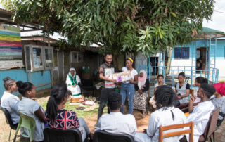Nebiyu (left) and Endegena (right) lead an Education for Health and Well-being session organized by the Family Guidance Association of Ethiopia (FGAE). FGAE offers sexual and reproductive health (SRH) services across the country, including in five zones of the Oromia Region. It has a network of 46 comprehensive SRH service delivery clinics and employs a youth-centered approach, which involves implementing services where adolescents and young people can easily access them, rather than directing clients to particular facilities.